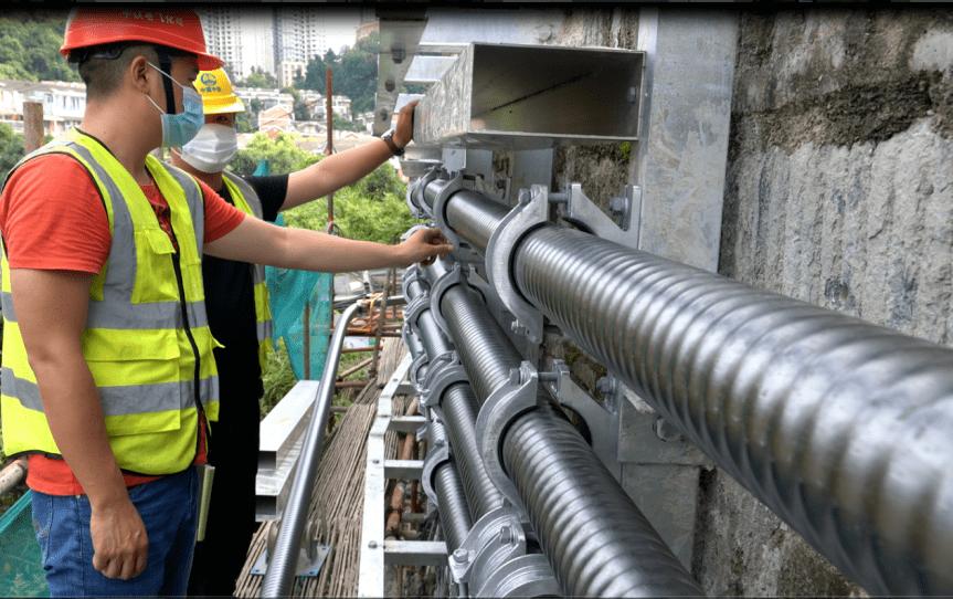 中環(huán)學(xué)校 焊工辦理畢業(yè)照